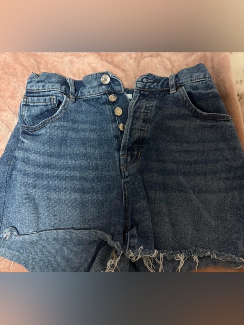 Size 27 Pacsun shorts, high rise mom shorts  (fits more like a size 26) #cute